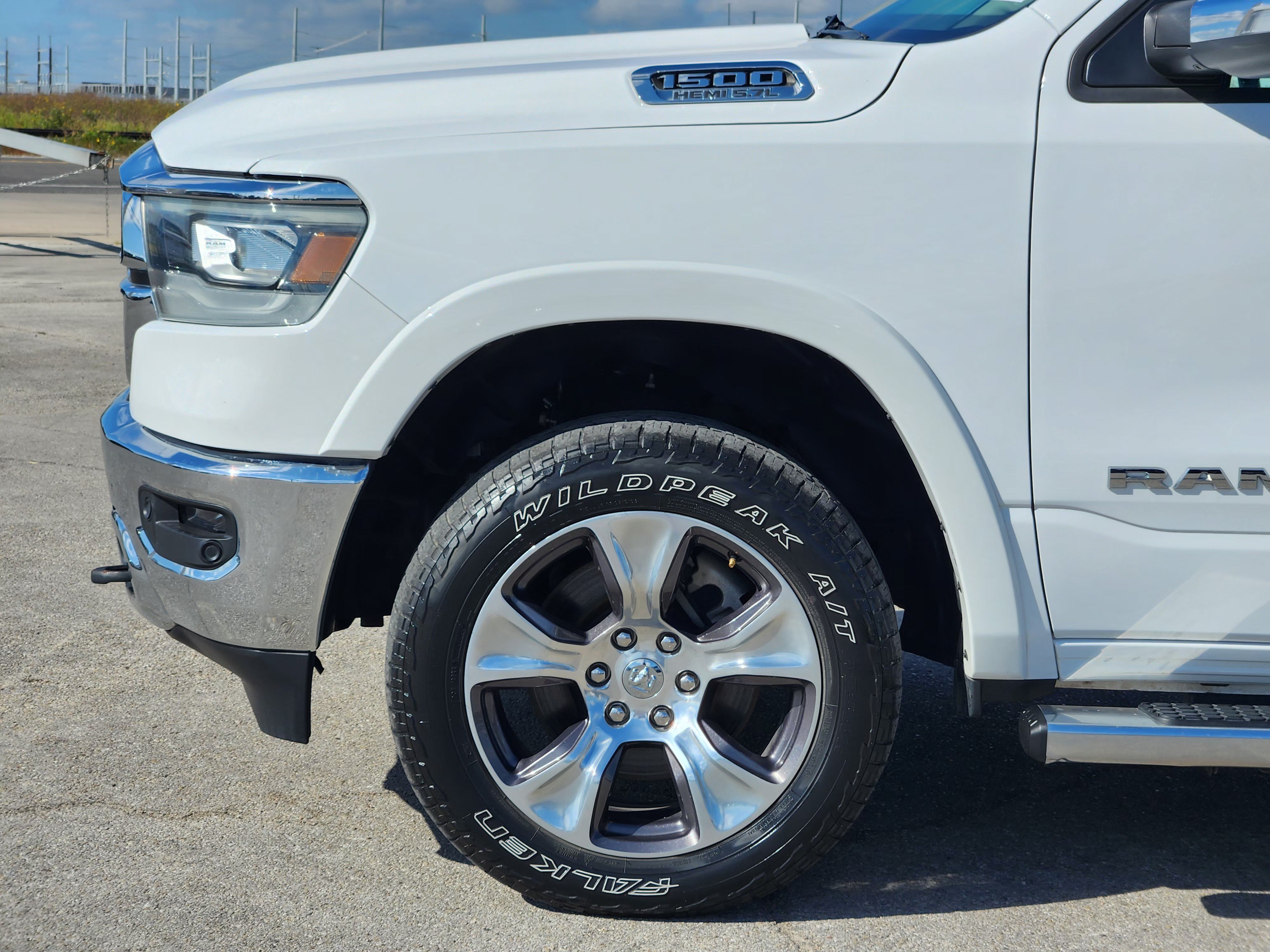 Used 2022 RAM 1500 Laramie AWD/4WD image 9