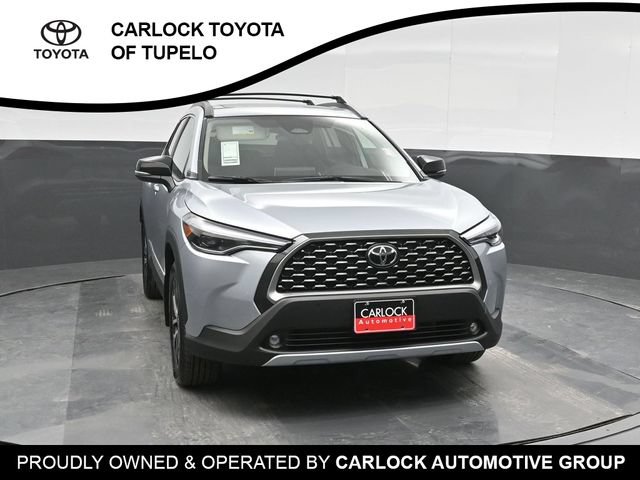 Used 2025 Toyota Corolla Cross XLE w/ Convenience Package AWD/4WD image 6
