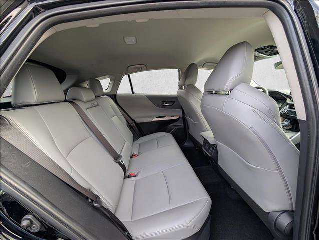 Used 2022 Toyota Venza XLE image 19