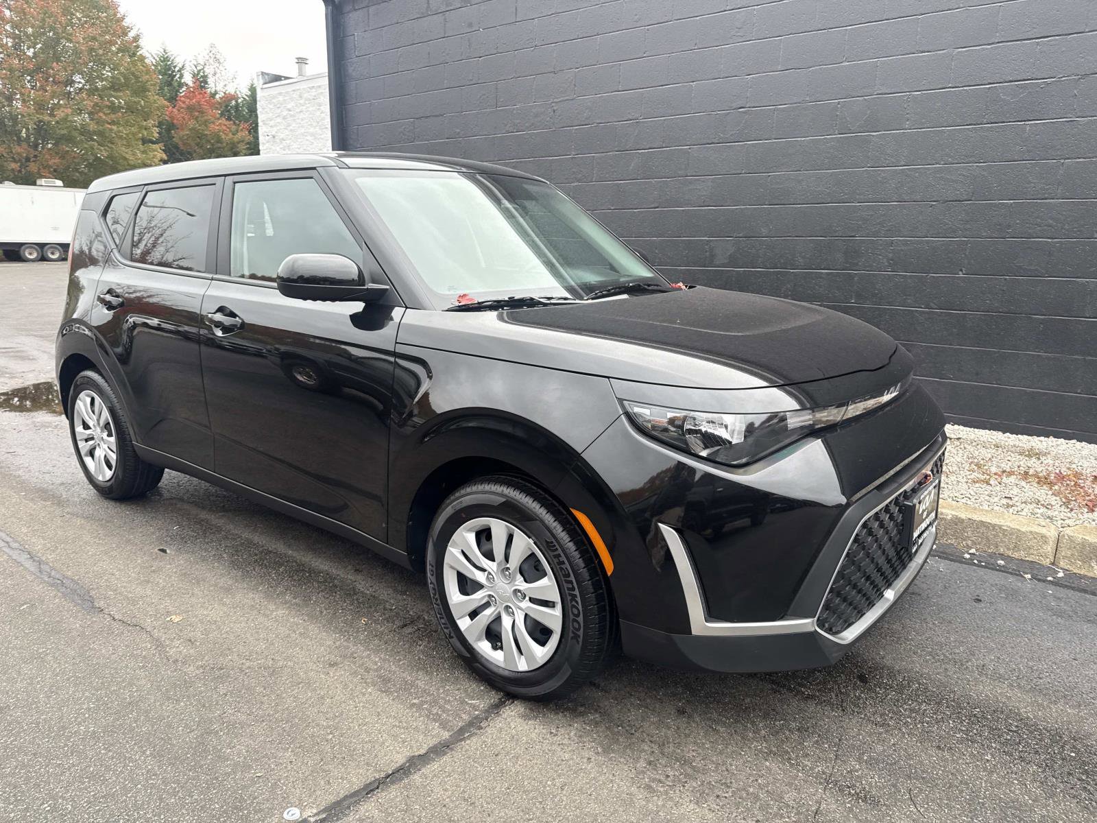 Used 2025 Kia Soul LX image 4