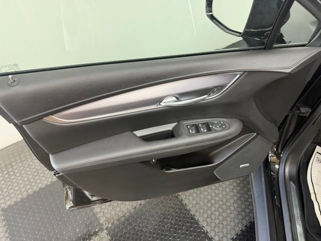 Used 2025 Cadillac XT5 Luxury w/ LPO, Floor Liner Package FWD image 16
