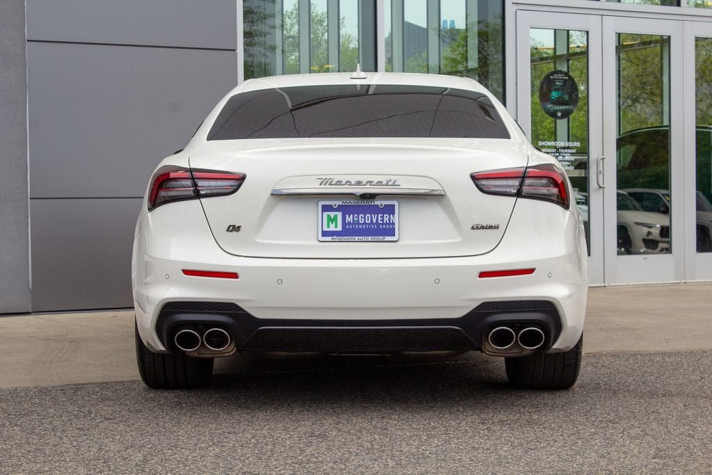 Used 2024 Maserati Ghibli Modena Q4 AWD/4WD image 9