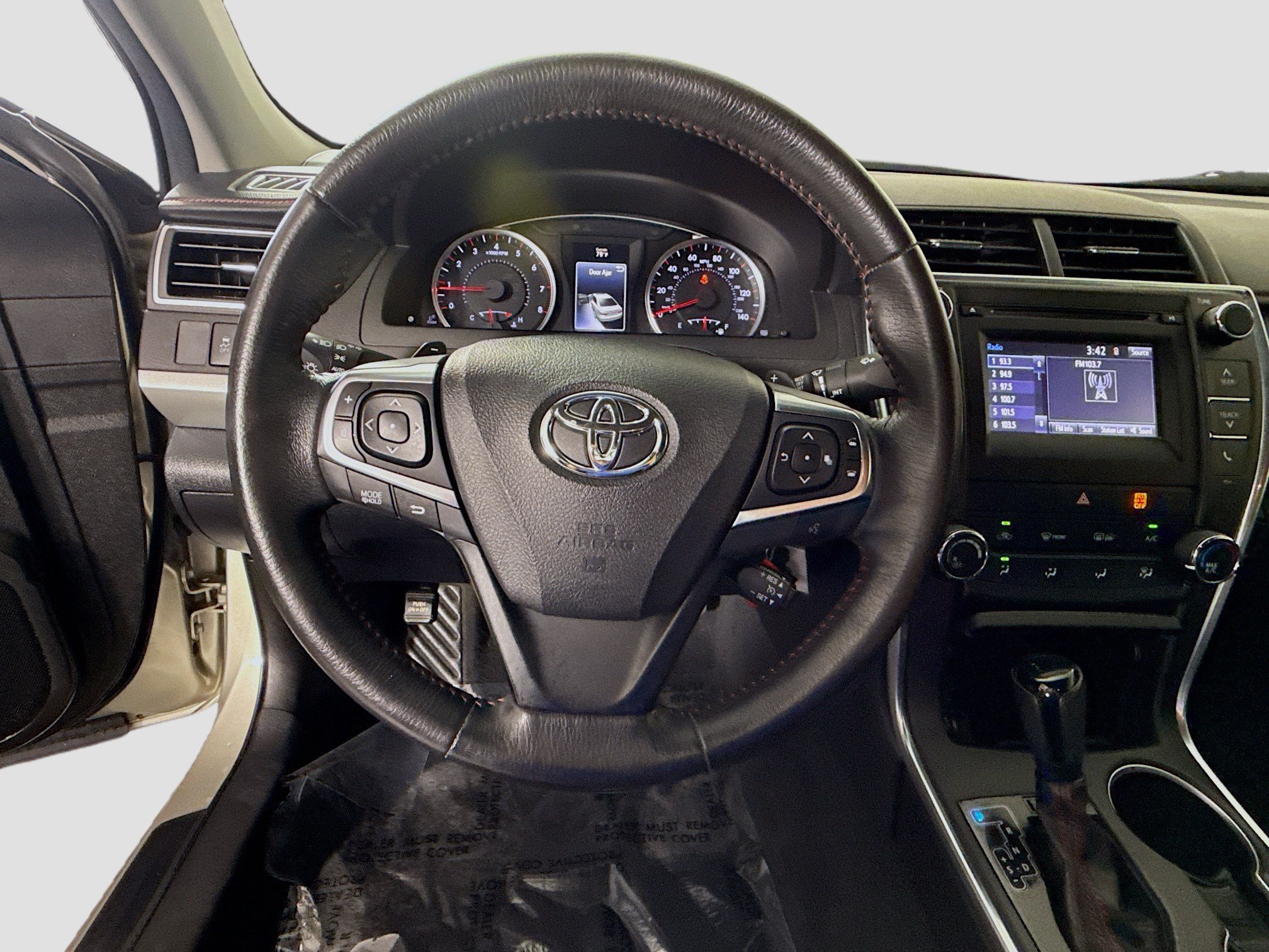 Used 2017 Toyota Camry SE FWD image 13