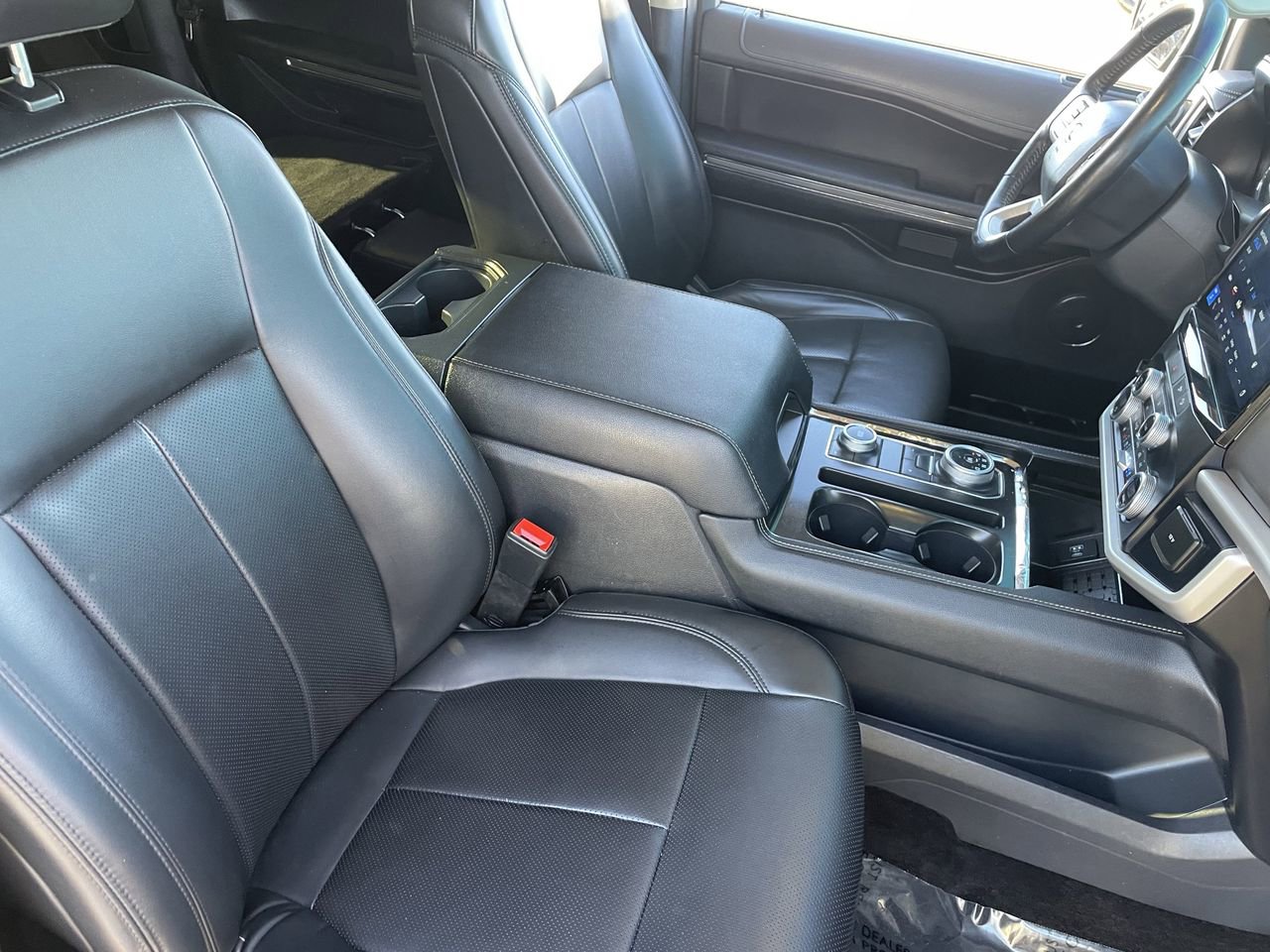 Used 2022 Ford Expedition XLT image 11