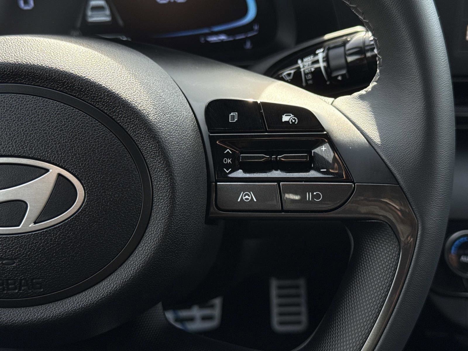 Used 2026 Hyundai Elantra Sport FWD image 5