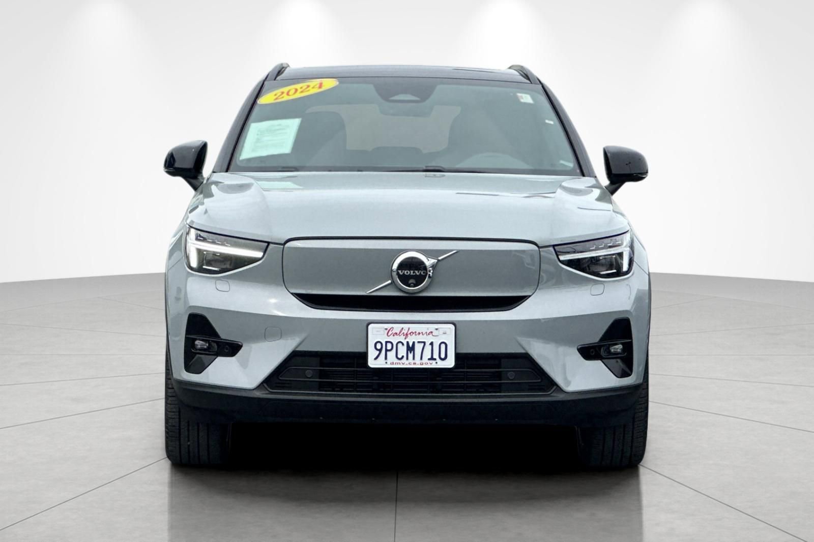 Used 2024 Volvo XC40 Recharge Ultimate w/ Protection Package Premier image 8