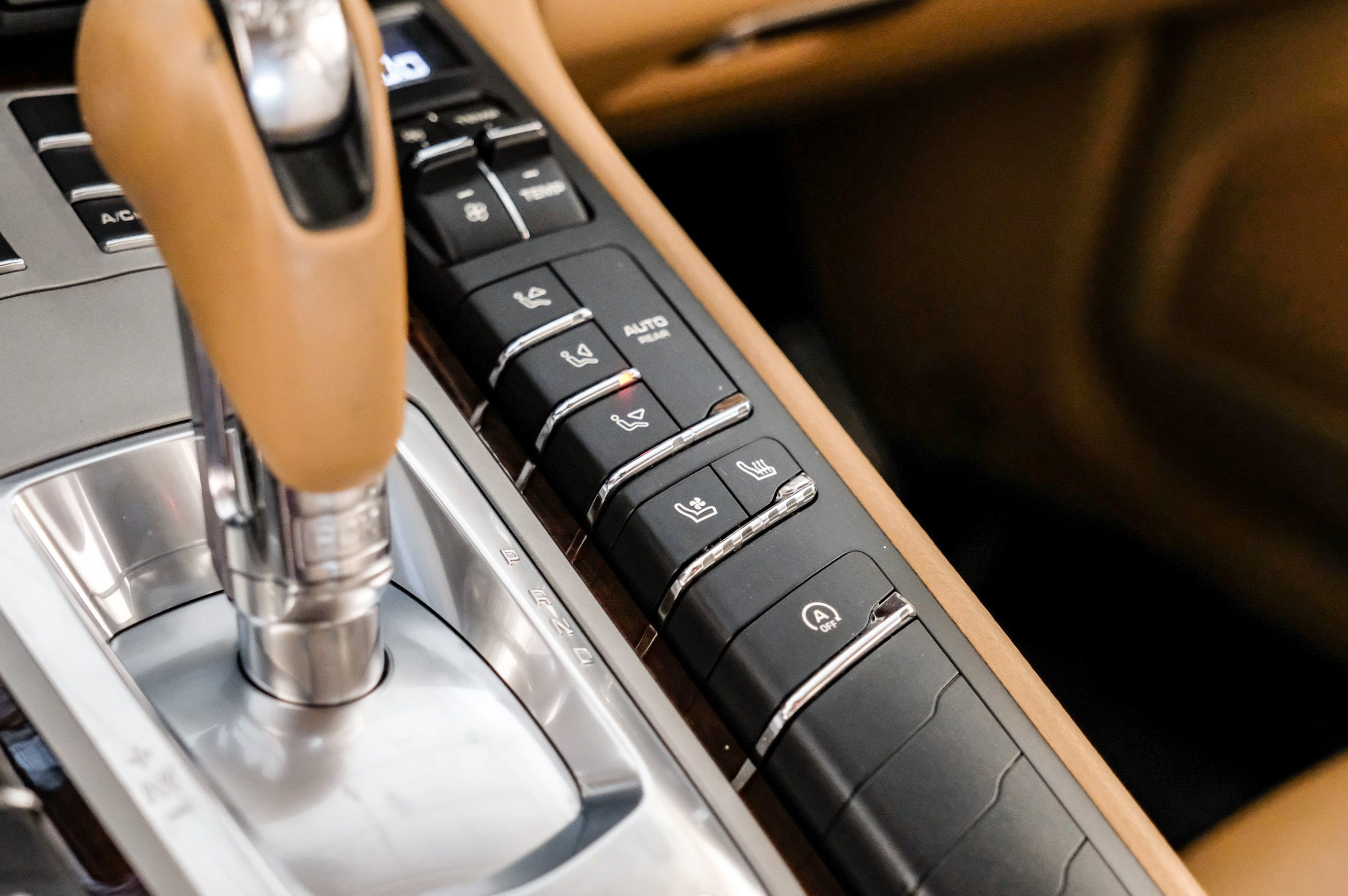 Used 2015 Porsche Panamera S w/ Premium Package Plus image 23