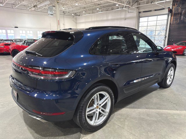 Used 2021 Porsche Macan w/ Premium Package image 36