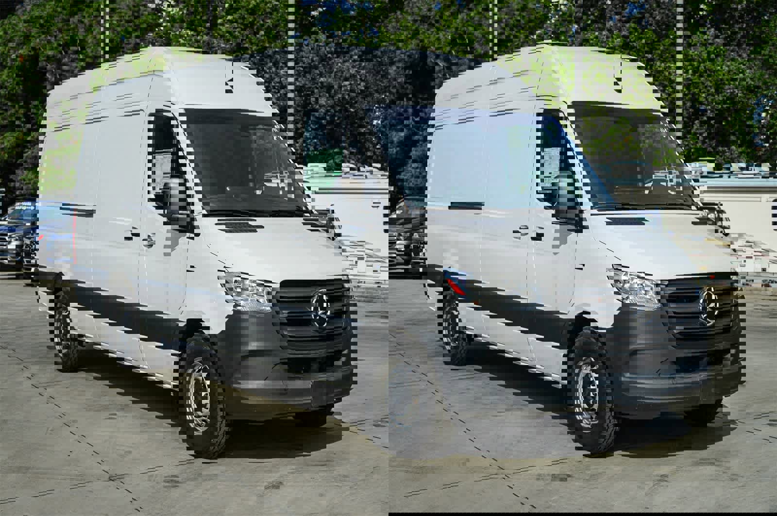 New 2024 Mercedes-Benz eSprinter 170 Cargo image 5