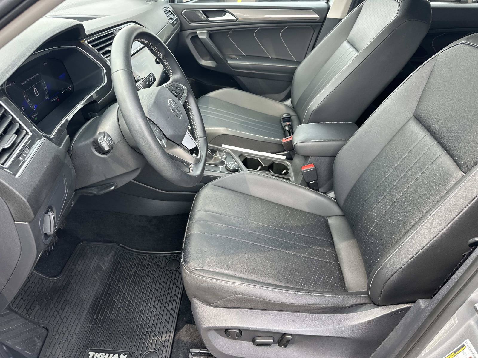Used 2023 Volkswagen Tiguan SE AWD/4WD image 18