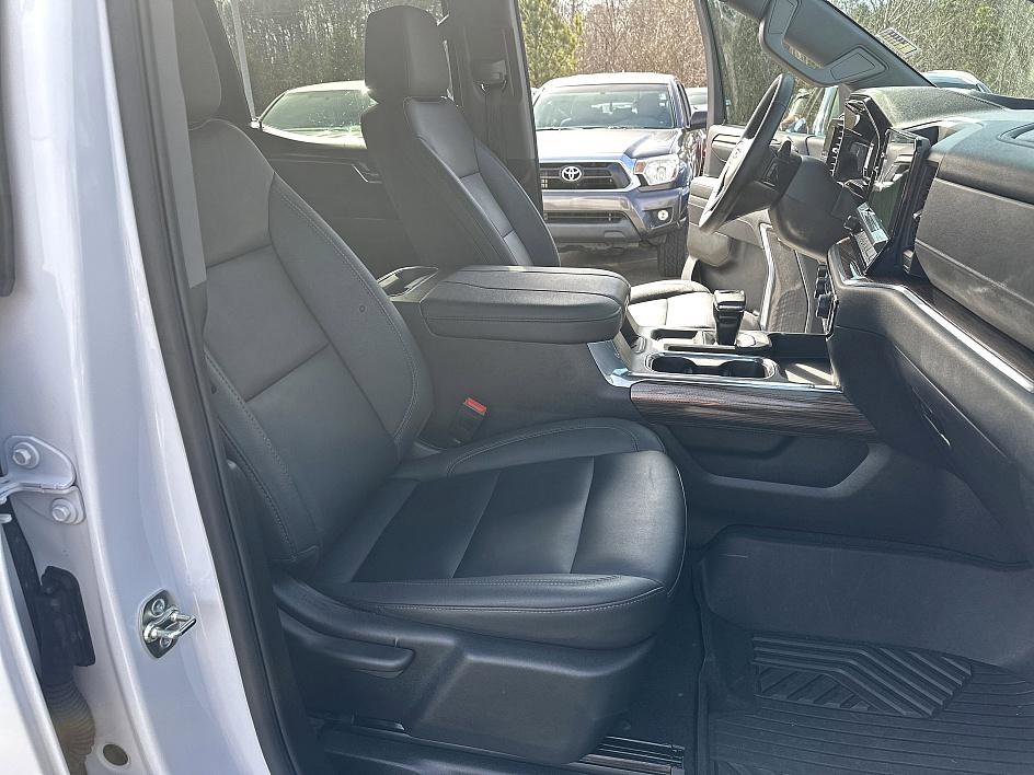 Used 2025 Chevrolet Silverado 1500 LT Trail Boss w/ Convenience Package II image 19