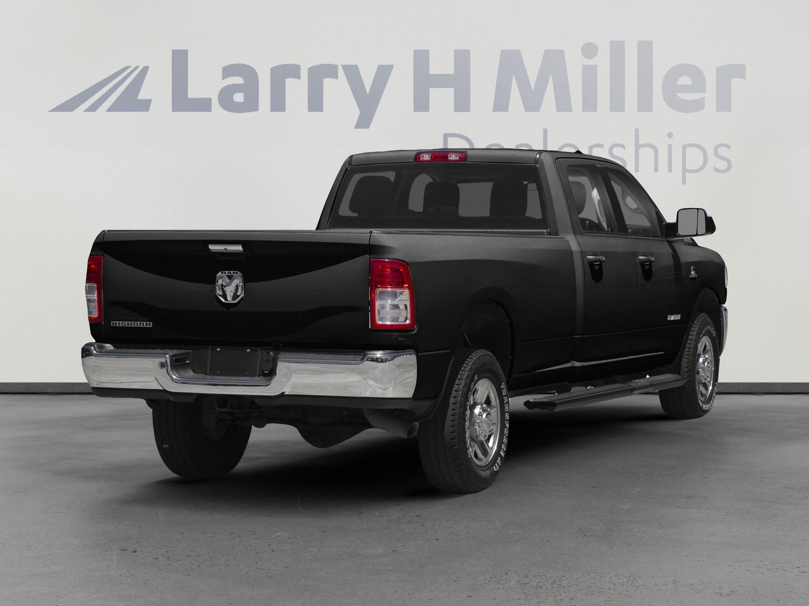 Used 2019 RAM 2500 Big Horn w/ Black Appearance Package AWD/4WD image 2