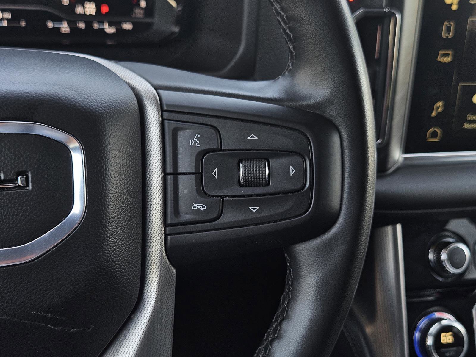 Used 2024 GMC Yukon XL Denali AWD/4WD image 18