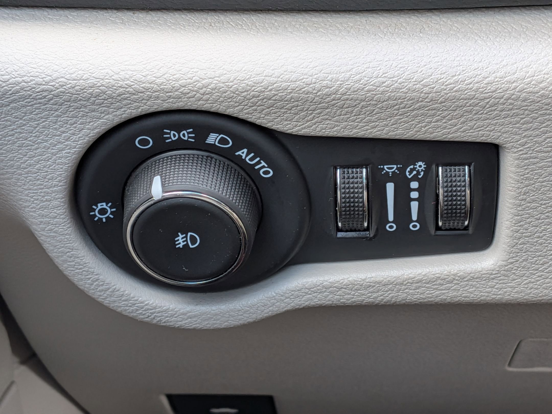 Used 2024 Chrysler Pacifica Touring-L image 17