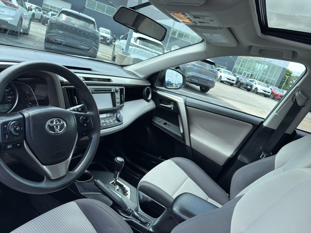 Used 2015 Toyota RAV4 XLE AWD/4WD image 25