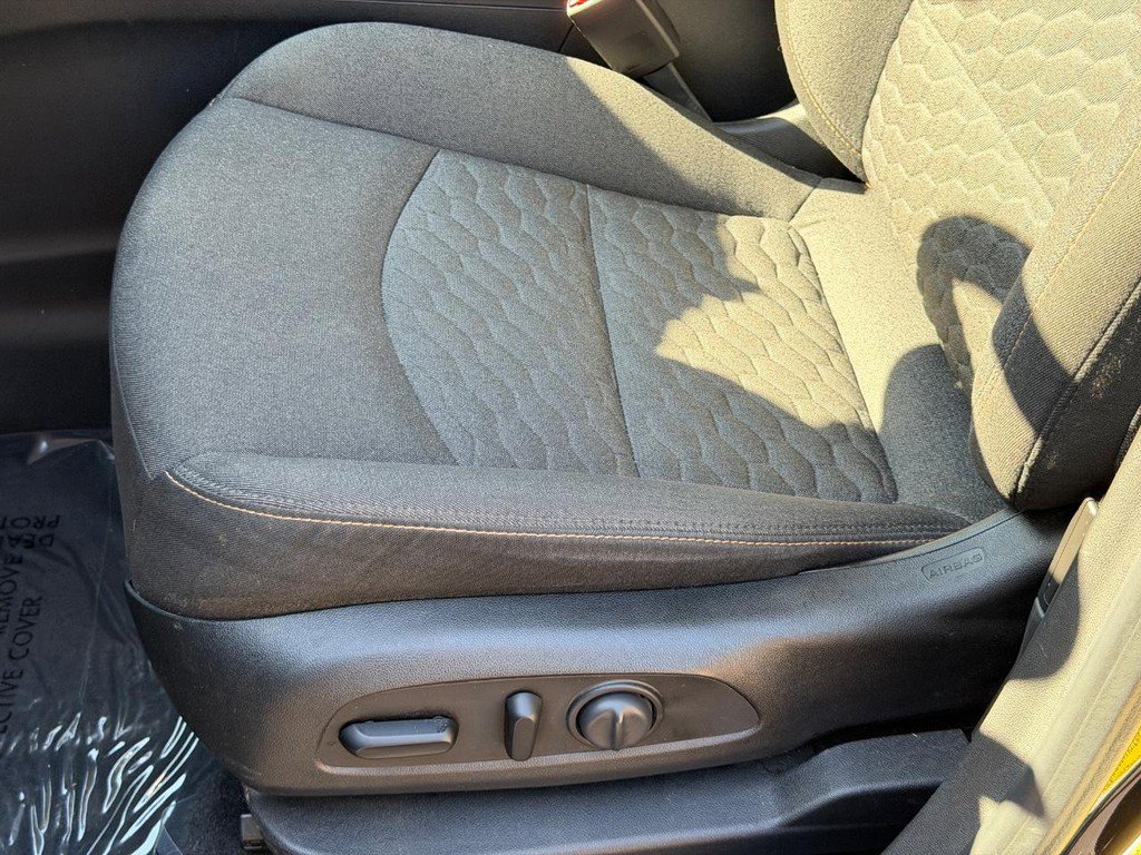 Used 2020 Chevrolet Equinox LT FWD image 23