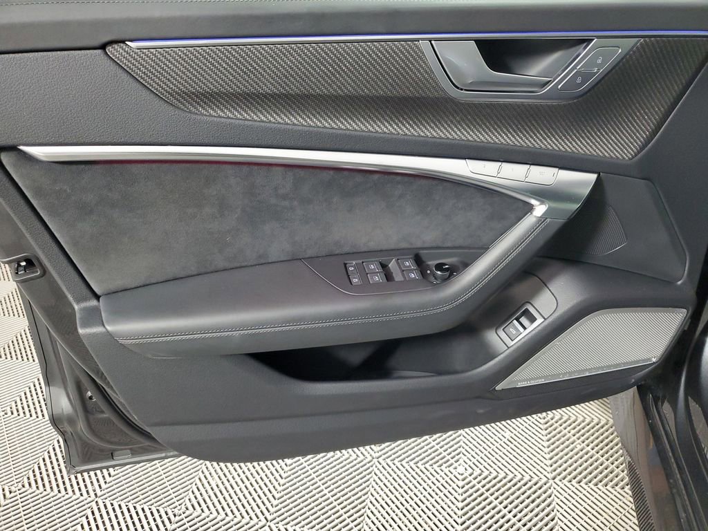 Used 2022 Audi RS 6 AWD/4WD image 18