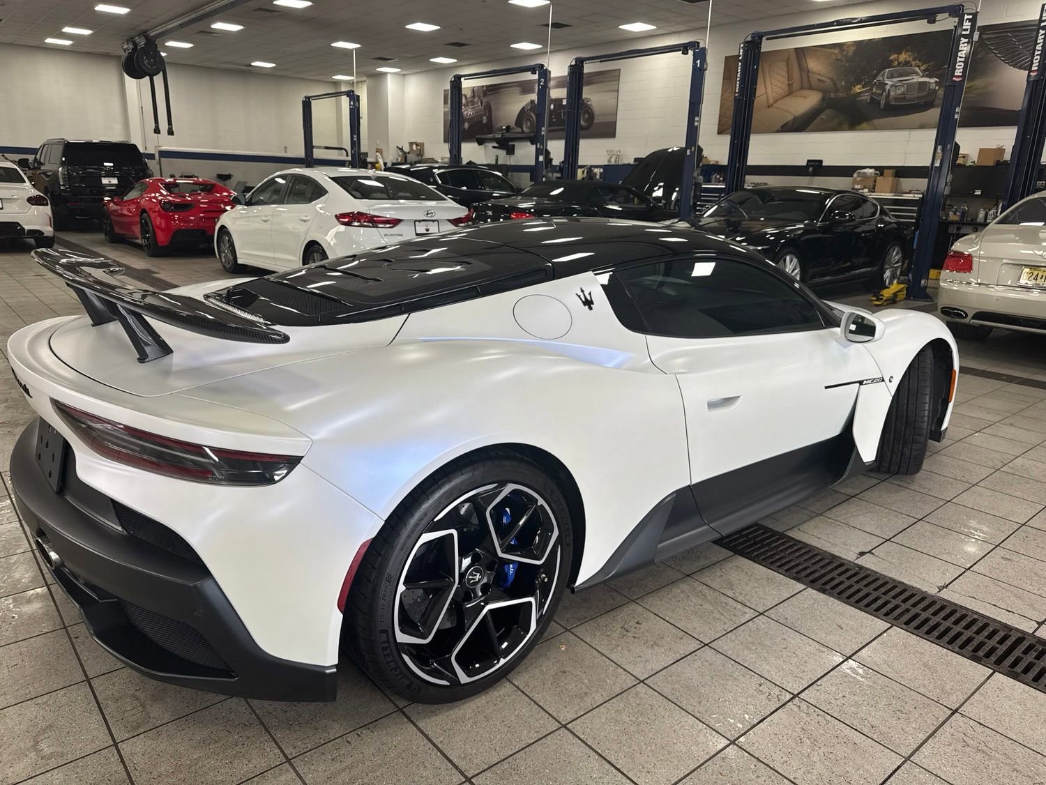 Used 2022 Maserati MC20 Coupe RWD image 2