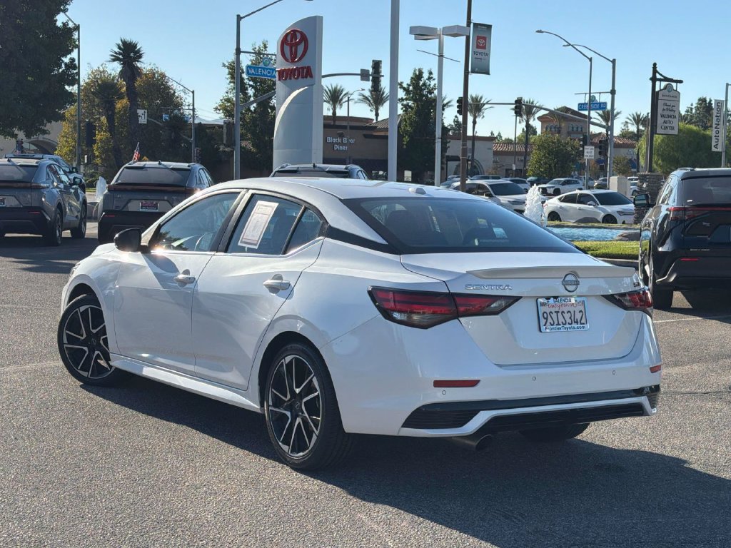 Used 2025 Nissan Sentra SR FWD image 5