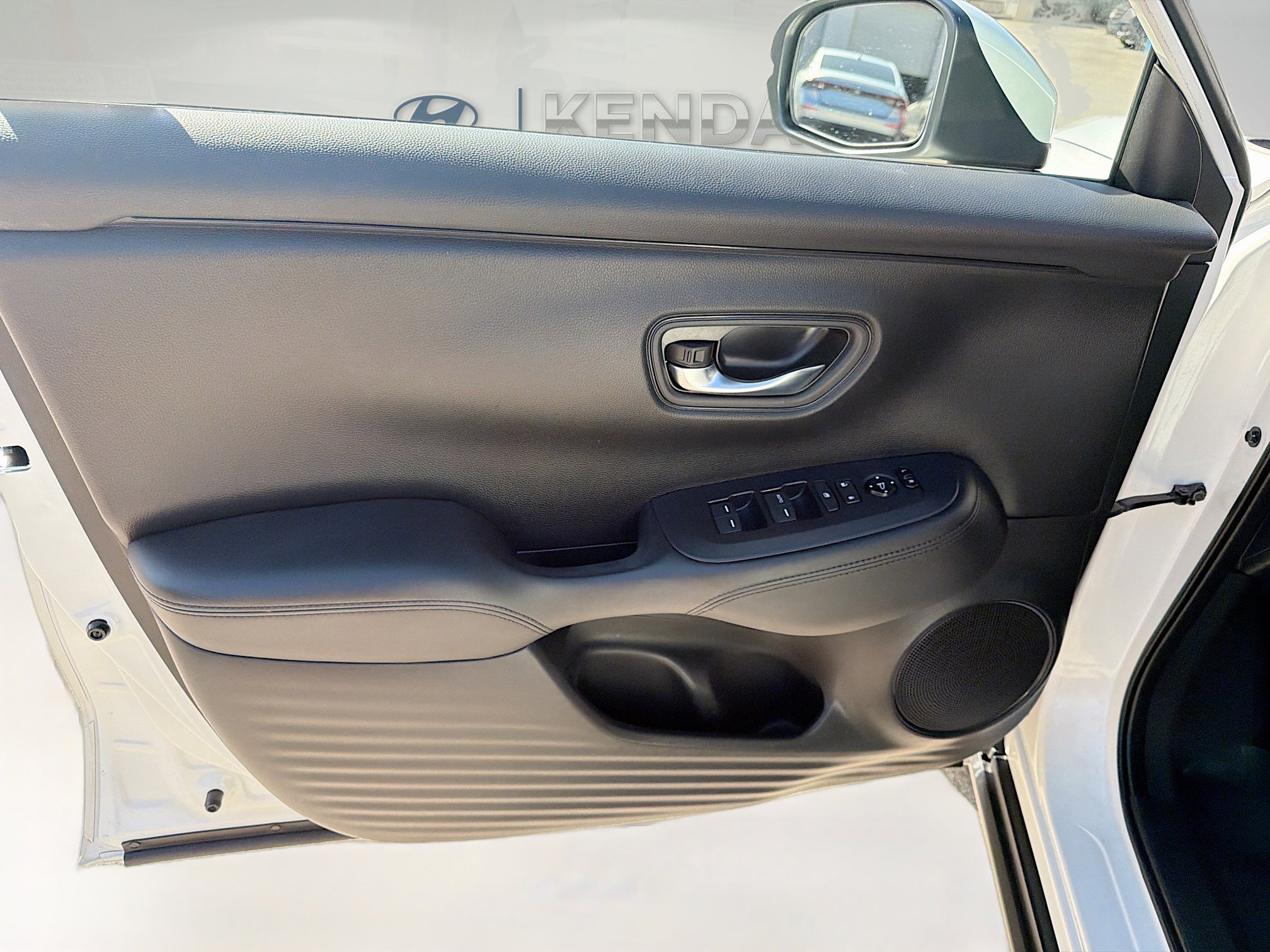 Used 2023 Honda HR-V LX image 17