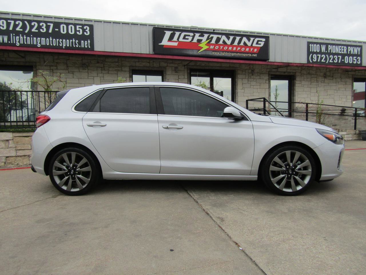 Used 2018 Hyundai Elantra GT Sport FWD image 5