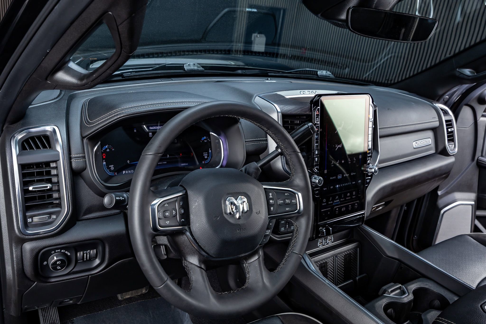 Used 2025 RAM 2500 Laramie image 17