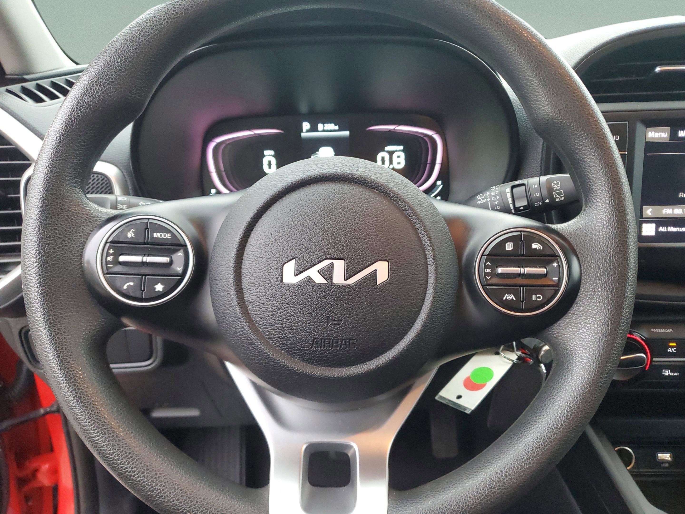Certified 2023 Kia Soul LX FWD image 16