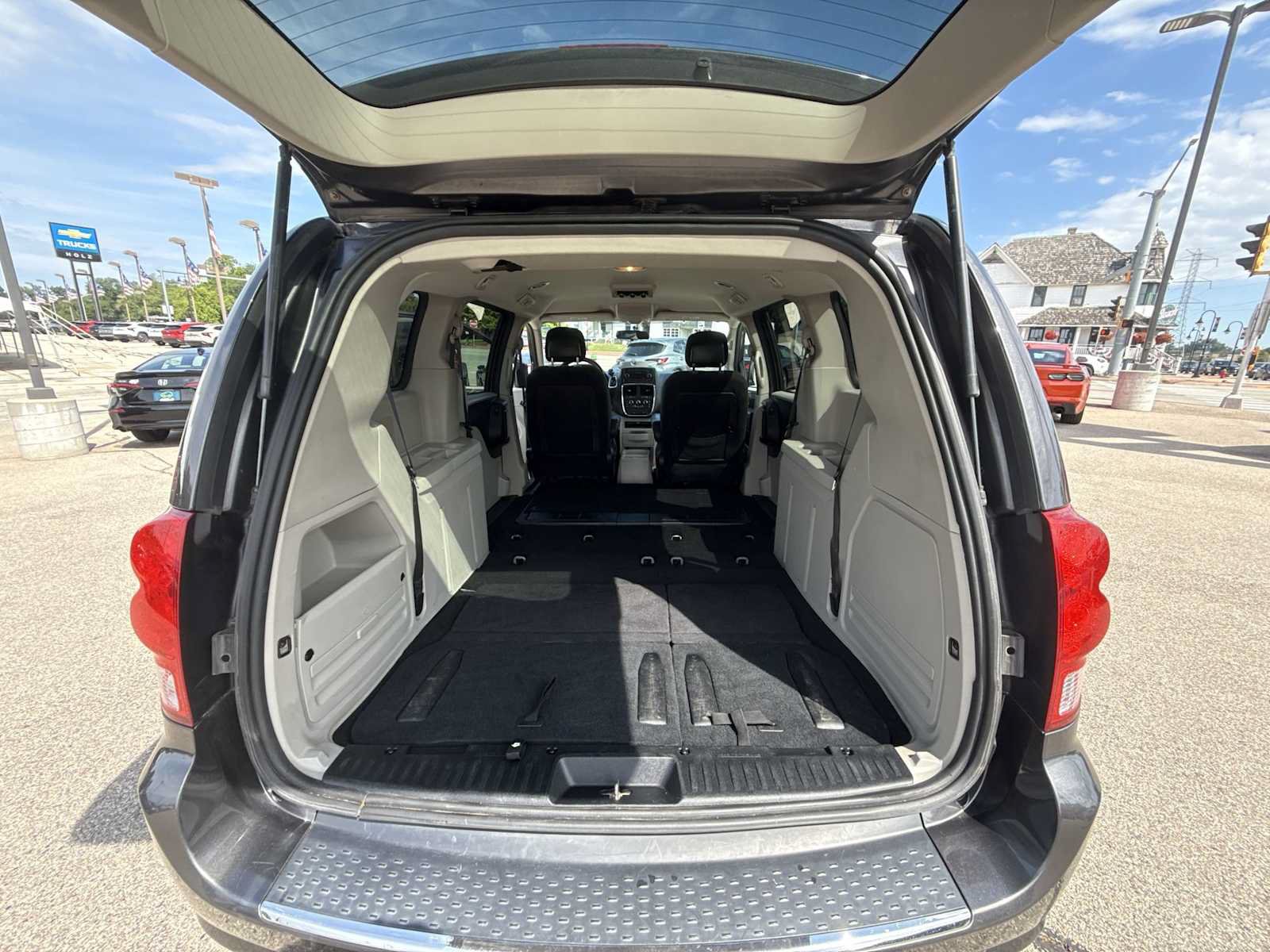 Used 2016 Dodge Grand Caravan SE w/ Quick Order Package 29E SE FWD image 22