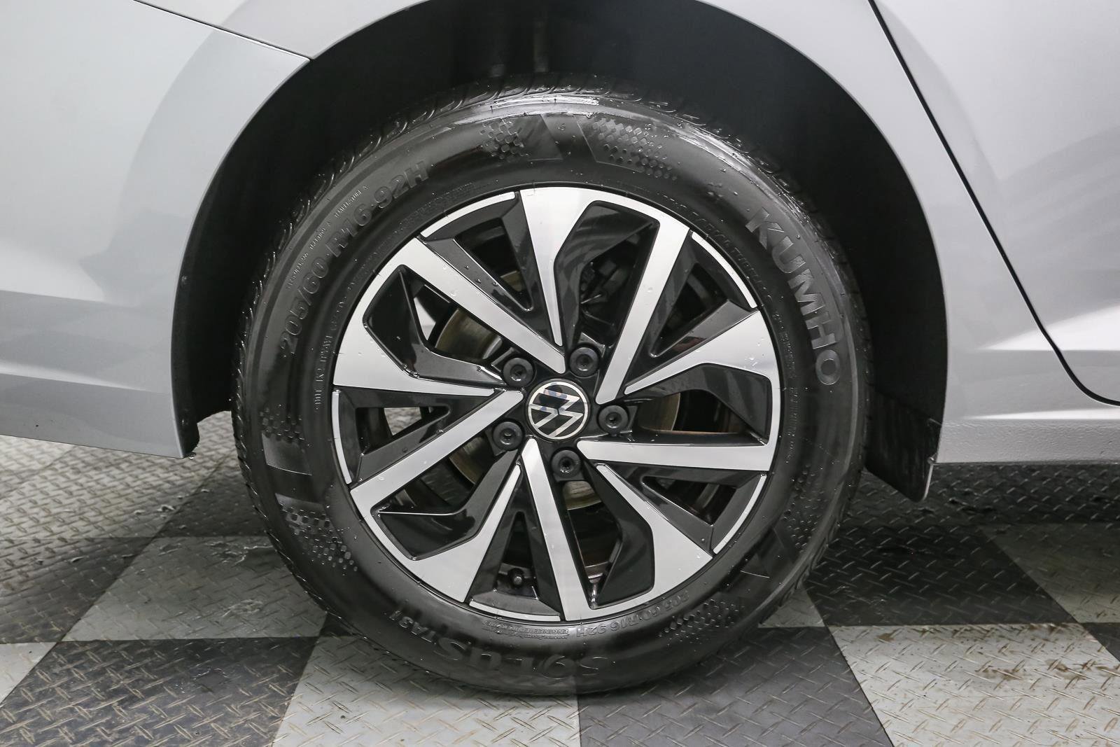 Certified 2022 Volkswagen Jetta S image 17