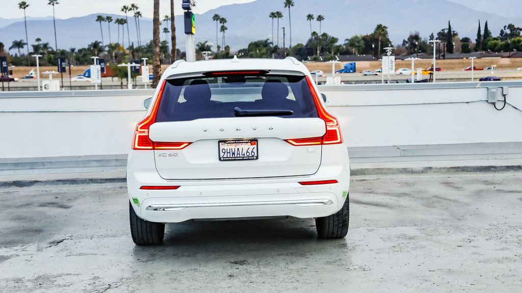 Used 2023 Volvo XC60 T8 Ultimate w/ Climate Package image 7