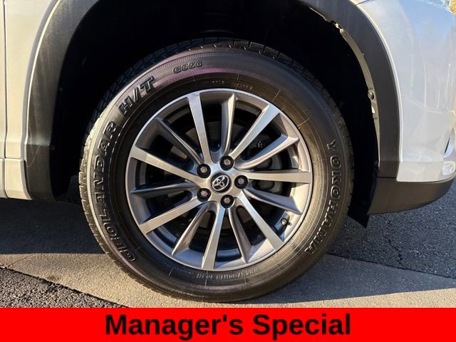 Used 2017 Toyota Highlander XLE image 11