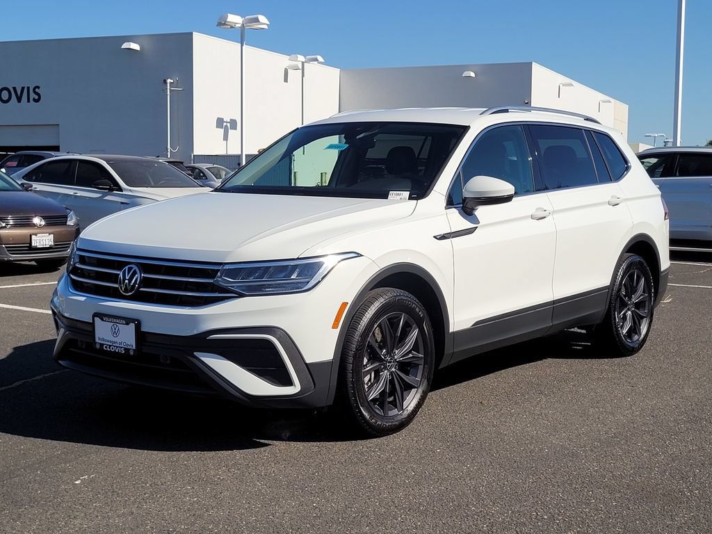 Used 2024 Volkswagen Tiguan SE AWD/4WD image 10