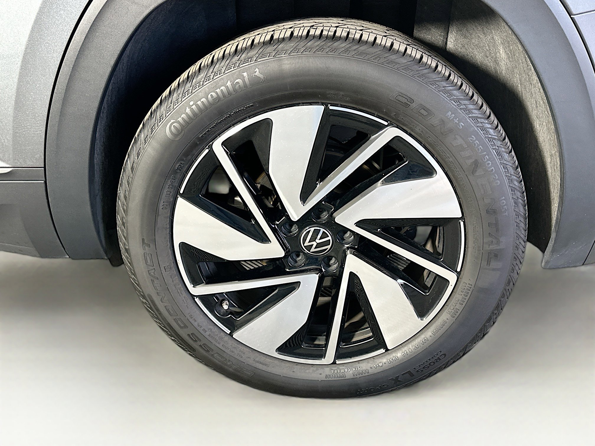 Used 2025 Volkswagen Atlas SE image 11