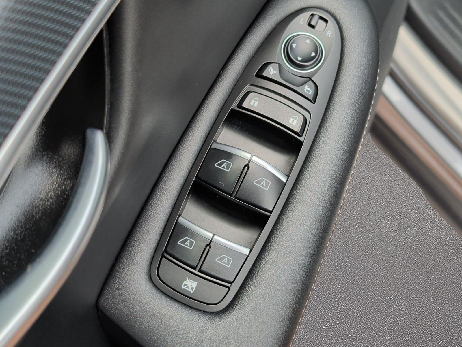 Used 2023 INFINITI QX50 Sport FWD image 9