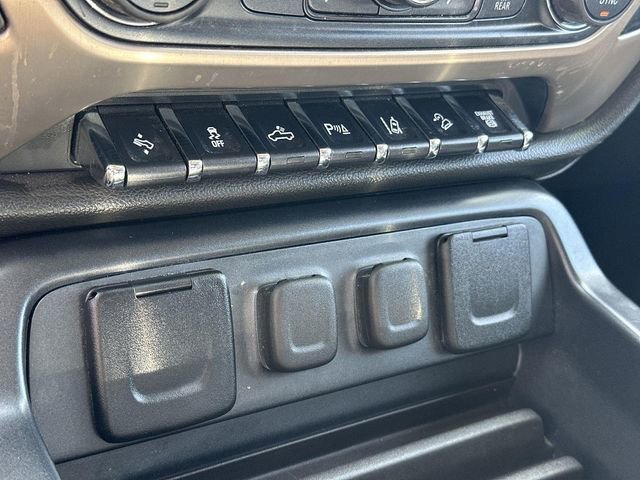 Used 2017 GMC Sierra 2500 Denali w/ Duramax Plus Package image 36