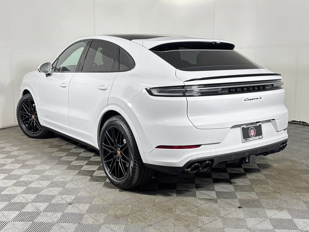 Certified 2026 Porsche Cayenne S AWD/4WD image 3