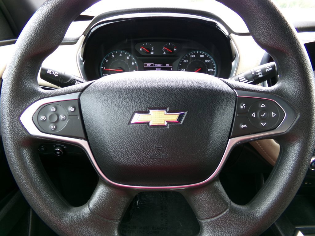 Used 2023 Chevrolet Traverse LS image 21