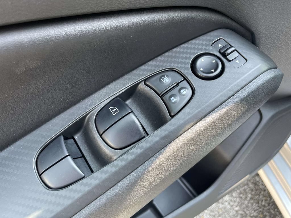 Used 2024 Nissan Altima 2.5 SV AWD/4WD image 17