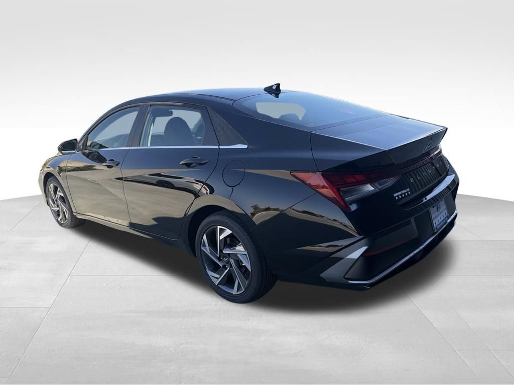 New 2026 Hyundai Elantra Limited FWD image 4