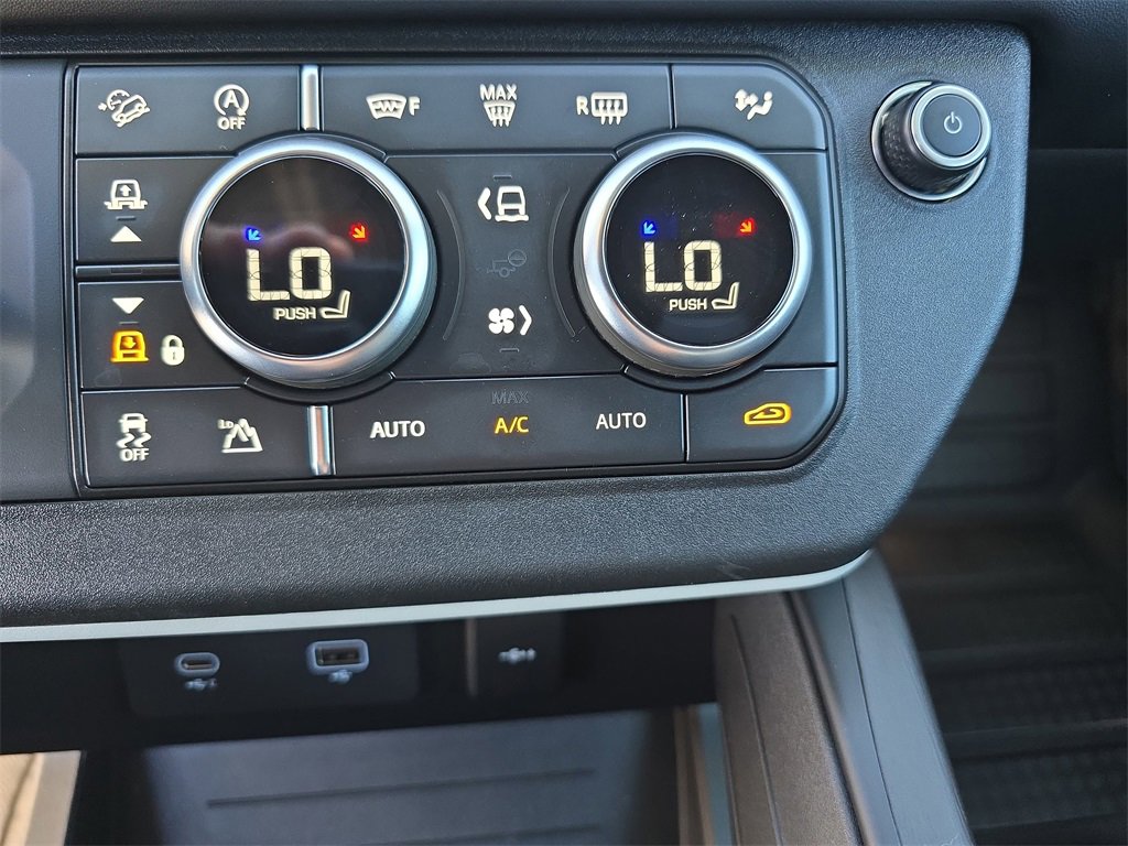 Certified 2021 Land Rover Defender 110 X-Dynamic HSE image 25