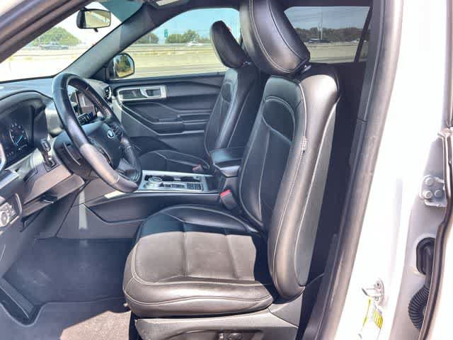 Used 2020 Ford Explorer XLT w/ Equipment Group 202A RWD image 11