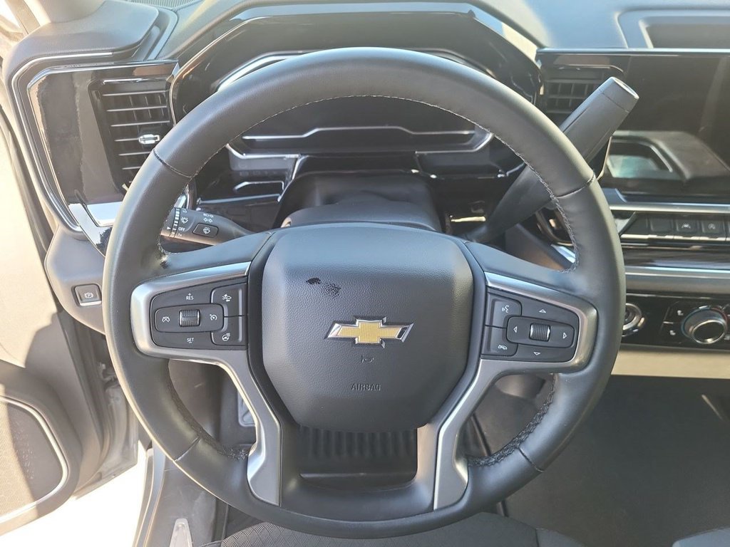 Used 2024 Chevrolet Silverado 1500 LT AWD/4WD image 18