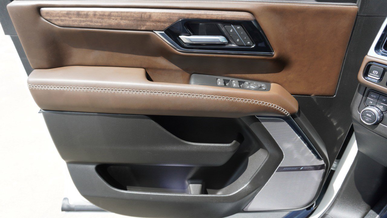 Used 2025 GMC Yukon Denali Ultimate image 25