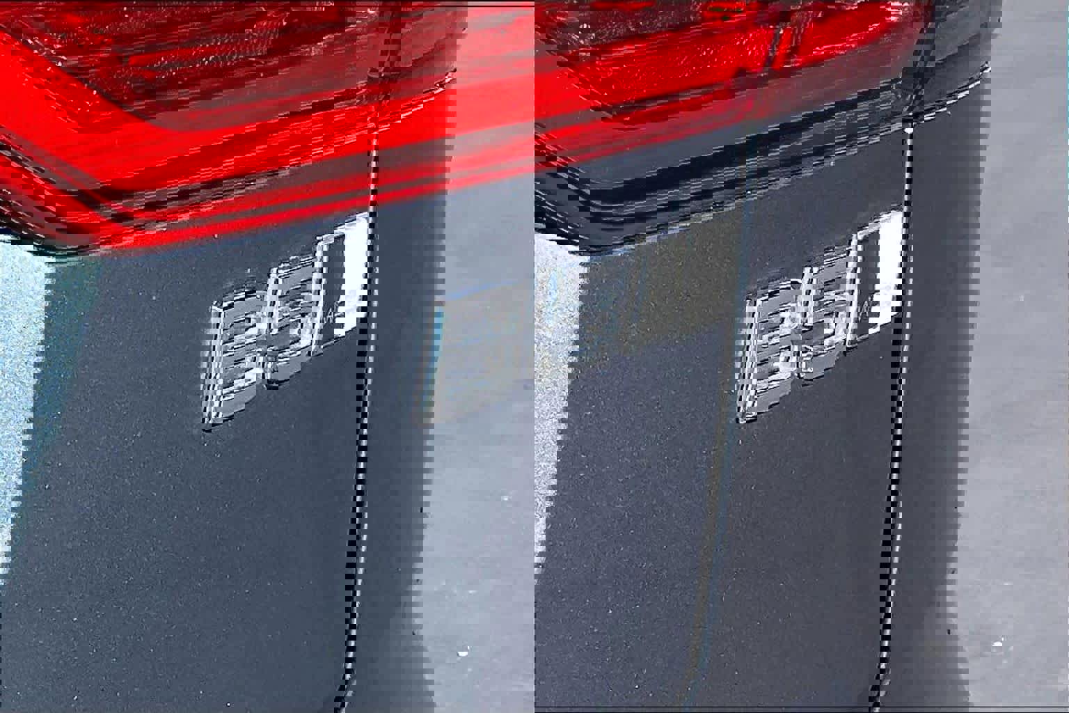 Used 2023 Volvo XC60 B5 Ultimate image 11