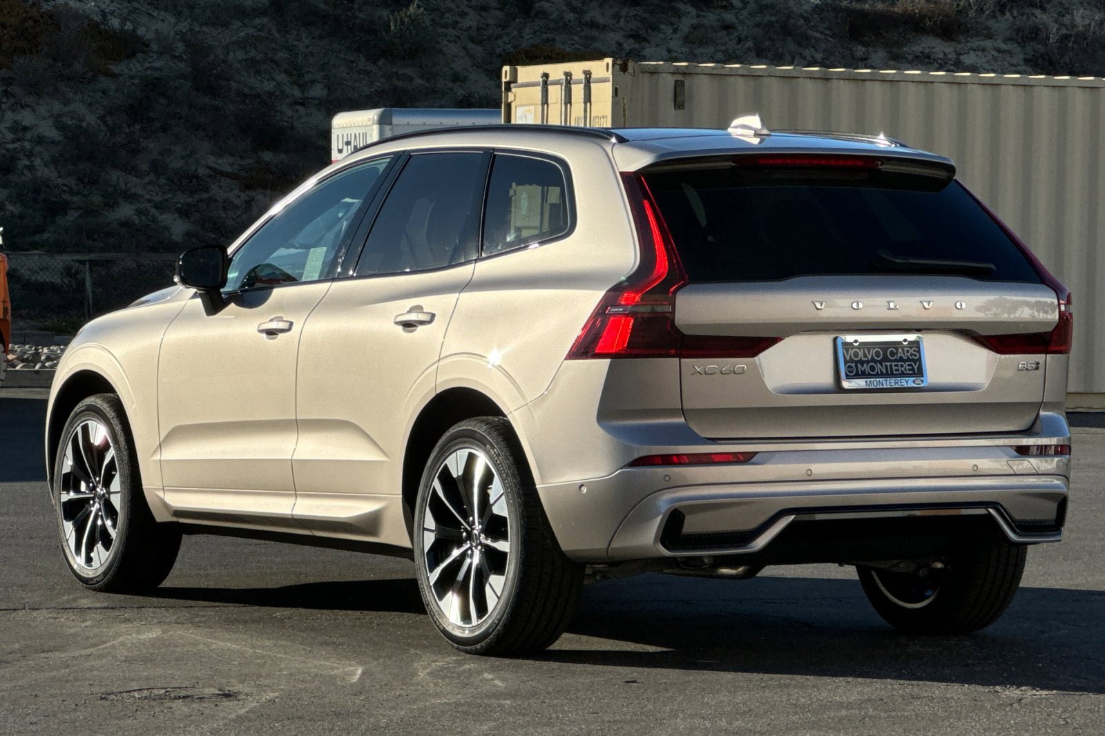 New 2026 Volvo XC60 B5 Plus w/ Climate Package image 3
