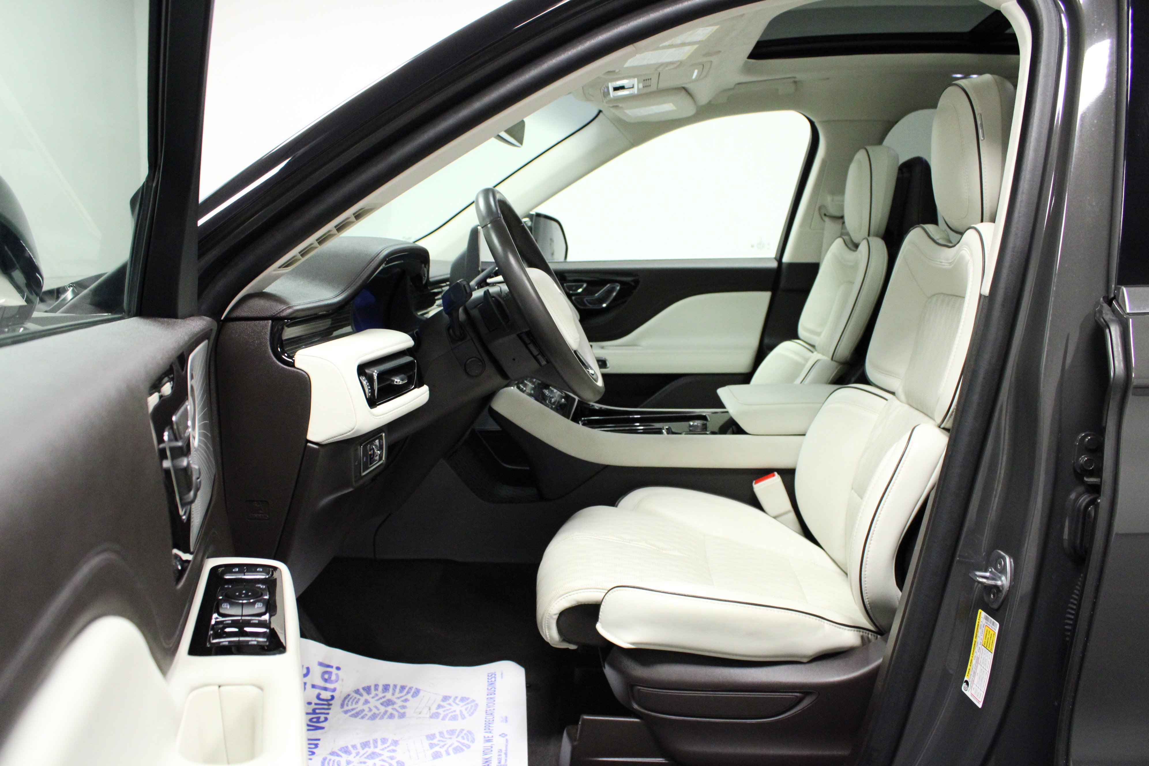 Used 2024 Lincoln Aviator Black Label w/ Dynamic Handling Package image 12