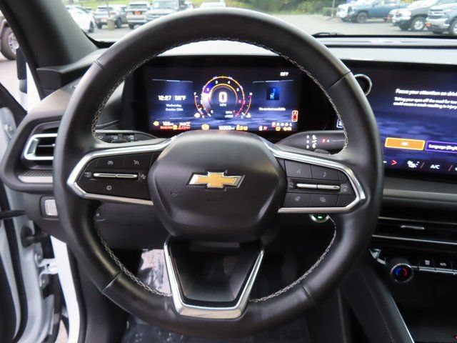 Used 2025 Chevrolet Traverse LT AWD/4WD image 16