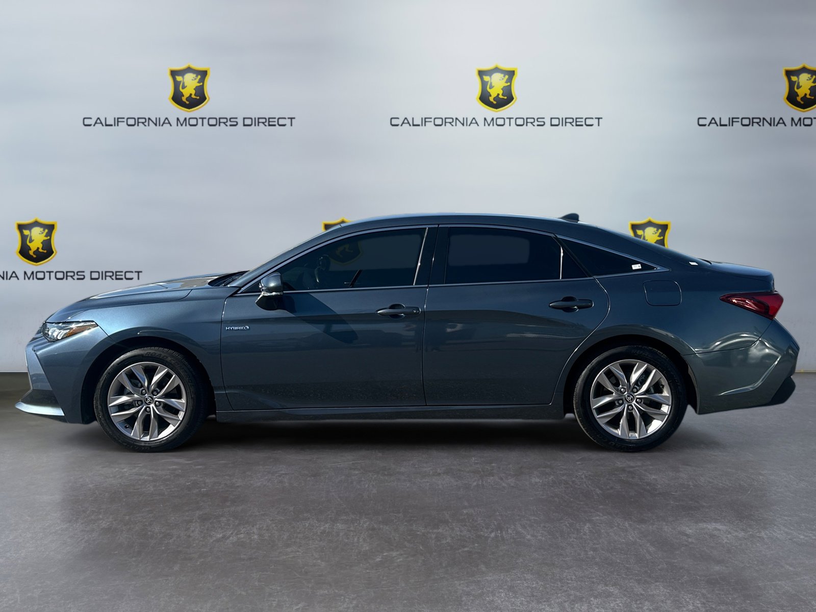 Used 2020 Toyota Avalon XLE w/ All Weather Liner Package FWD image 2