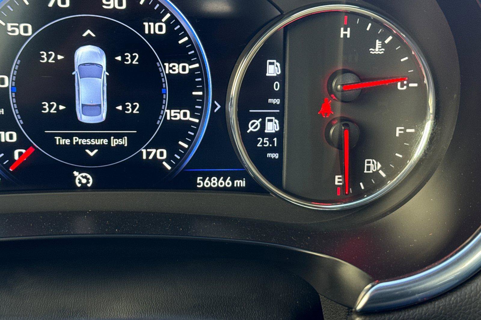 Used 2024 Chevrolet Malibu LT image 3