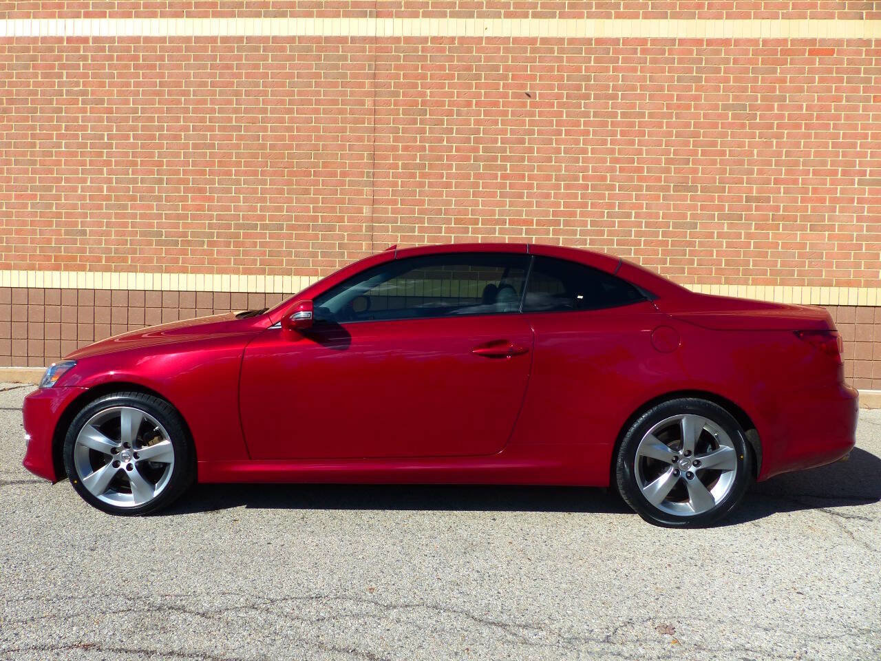Used 2011 Lexus IS 250C w/ Luxury Pkg RWD image 7
